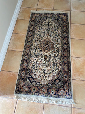 100% Wool Persian Rug- 5ft x 2ft