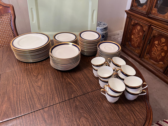 Mikasa Bone China Lorenzo A1-128 Dinnerware Set- Service for 12