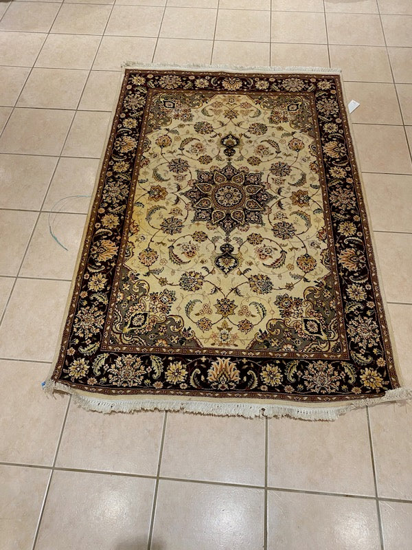 100% Wool Hand Knotted Rug