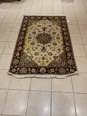 100% Wool Hand Knotted Rug