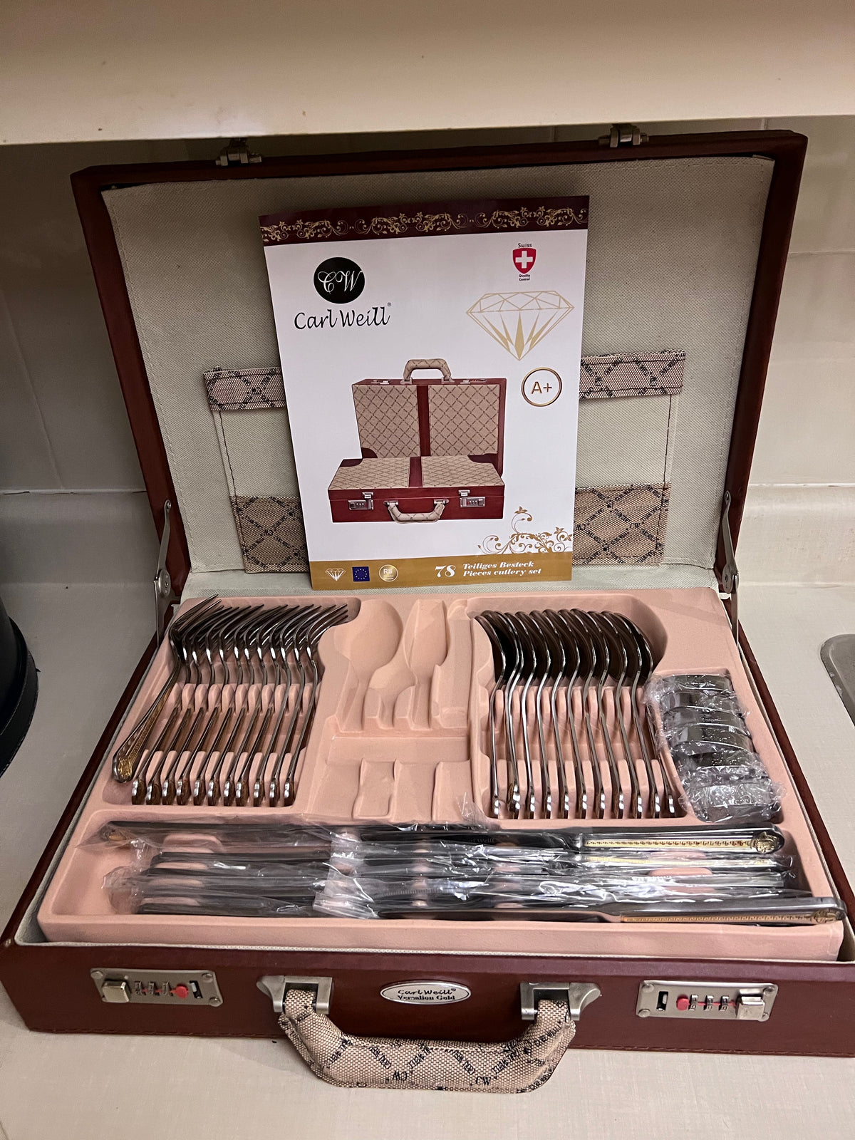 Carl Weill Teiliges Besteck Flatware Set – Sell My Stuff Canada
