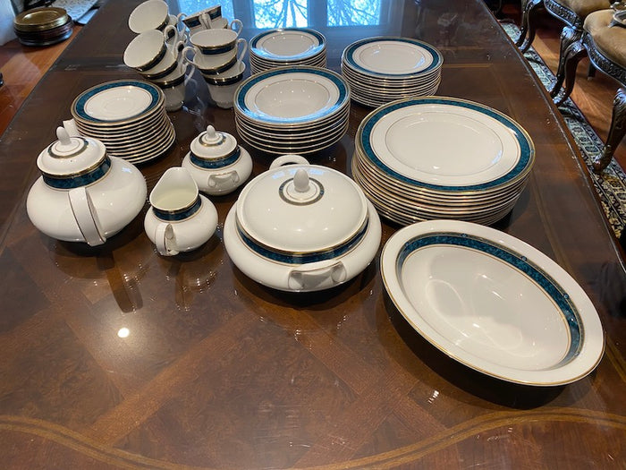 Royal Doulton "Biltmore" Dinnerware Set