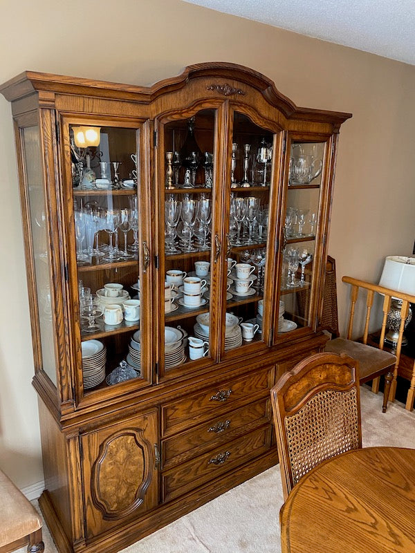 Sklar-Peppler Hutch/China Cabinet