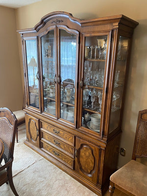 Sklar-Peppler Hutch/China Cabinet