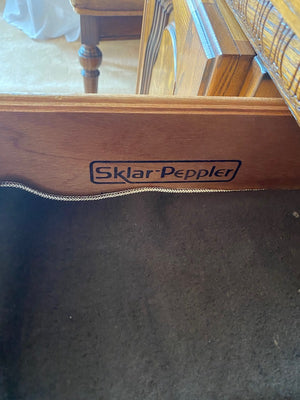 Sklar-Peppler Hutch/China Cabinet
