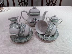 The Royal Horticultural Society 'Applebee Collection' Tea Set