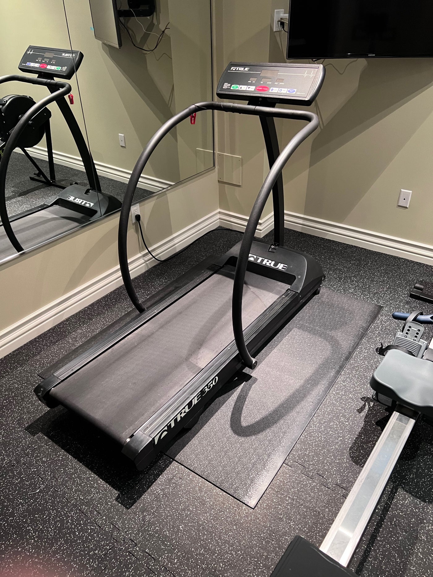 True 350PB Treadmill Sell My Stuff Canada Canada s Content and Estate Sale Specialists