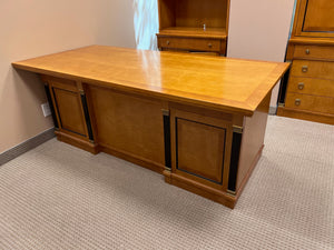 'Leda Office Furniture' Executive Desk