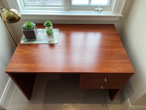 Neoset Desk