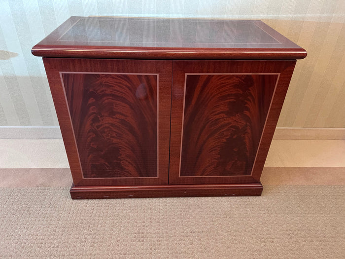 'KP Manufacturers' Cabinet