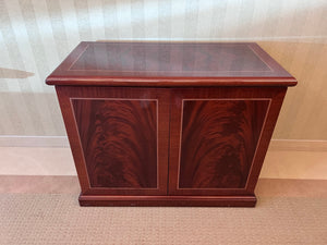 'KP Manufacturers' Cabinet