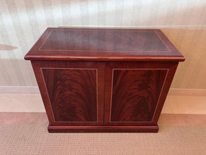 'KP Manufacturers' Cabinet
