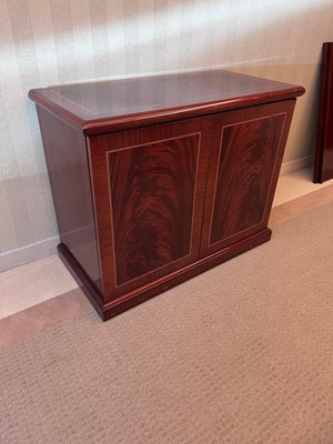 'KP Manufacturers' Cabinet