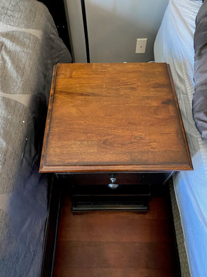 'Bassett' Nightstand