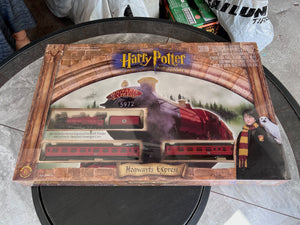 Bachmann Harry Potter and the Sorcerer's Stone, Hogwarts Express HO/OO Scale Electric Train Set
