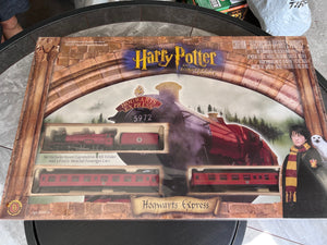 Bachmann Harry Potter and the Sorcerer's Stone, Hogwarts Express HO/OO Scale Electric Train Set