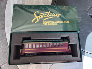 Bachmann Spectrum Coach - On30 - Wonderland