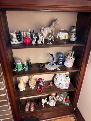 Miscellaneous Decor/Collectibles Lot # 1