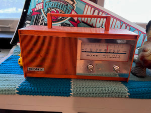 VINTAGE SONY SOLID STATE ALL TRANSISTOR RADIO, MODEL TR-628, 12'' WIDE