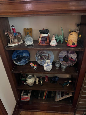 Miscellaneous Decor/Collectibles Lot # 2