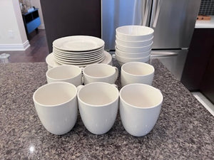 'Wholehome' Dinnerware Lot