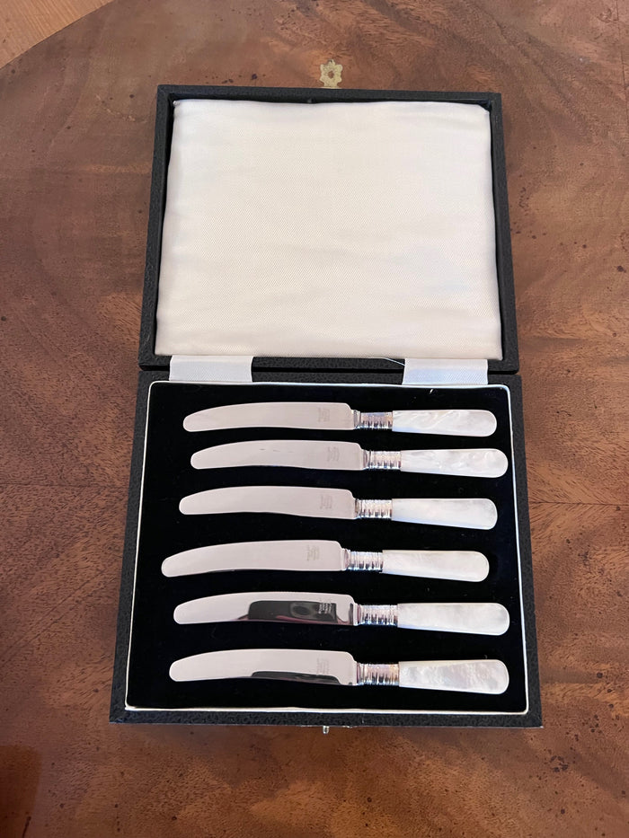 Sheffield Mother of Pearl Stainless Steel Knife Set