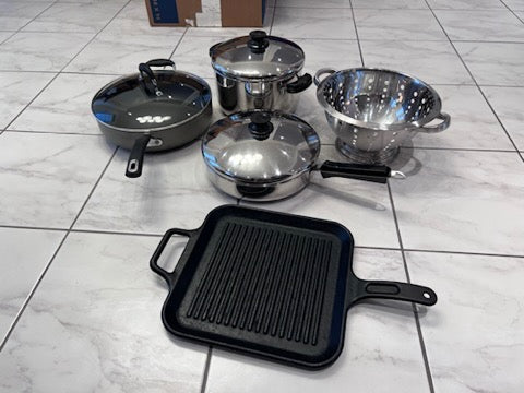 Kitchenware Pots & Pans Lot