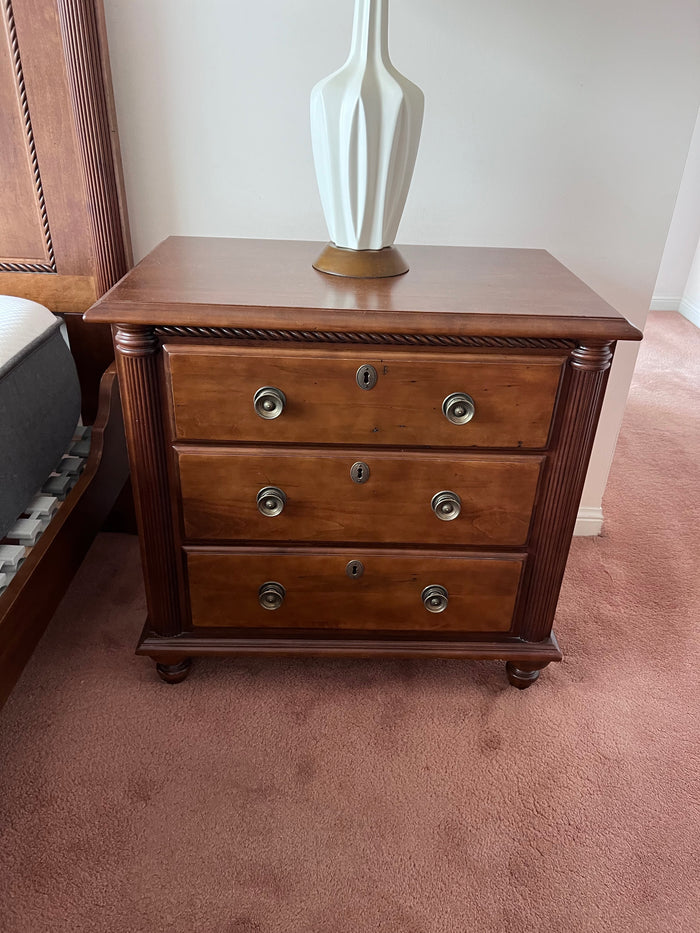 Pair of Durham Furniture Savile Row Victorian Mahogany Nightstands