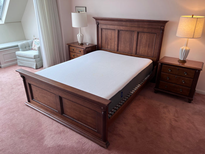 Durham Furniture Savile Row Victorian Mahogany Queen Bed Frame + Casper Mattress