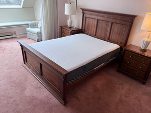 Durham Furniture Savile Row Victorian Mahogany Queen Bed Frame + Casper Mattress