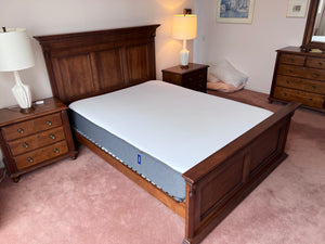 Durham Furniture Savile Row Victorian Mahogany Queen Bed Frame + Casper Mattress