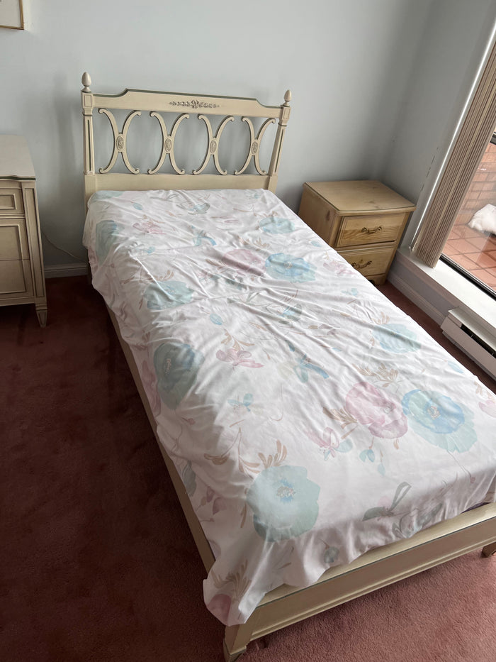 Vintage Thomasville Twin Bed