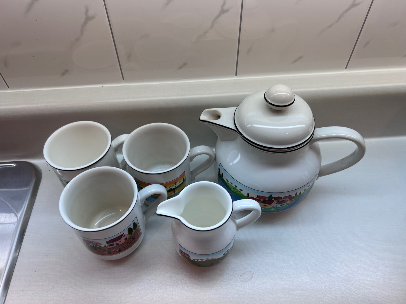 Villeroy & Boch Design Naif- Tea Pot, Creamer, 3 Mugs – Sell