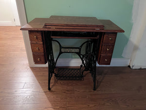 Antique Singer Sewing Machine Table, H320083