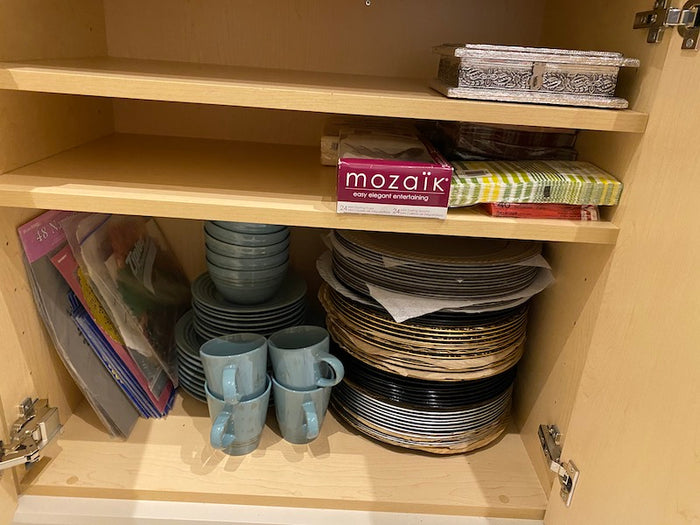 Miscellaneous Lot (Charger Plates, Dinnerware Set + accessories)