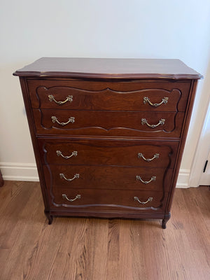 "Knechtel Quality Furniture" Dresser