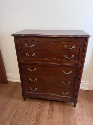 "Knechtel Quality Furniture" Dresser