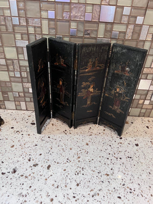 Small Tabletop Oriental Screen