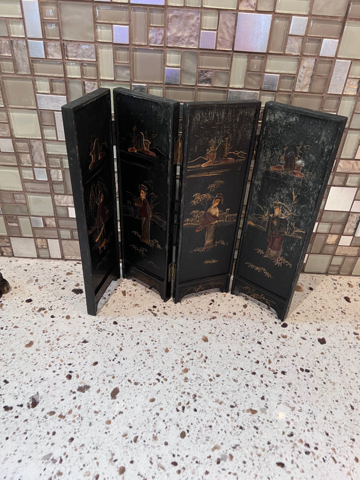 Small Tabletop Oriental Screen