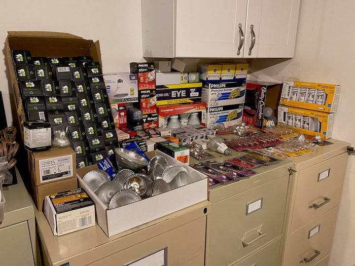 Large Miscellaneous 'NEW' Light Bulb Lot