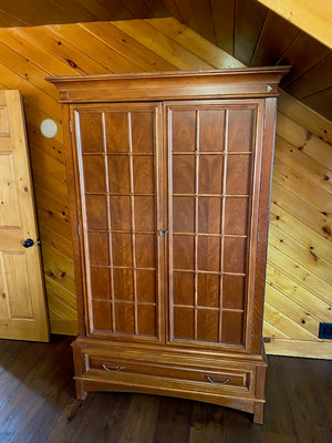 "Drexel Heritage" Armoire