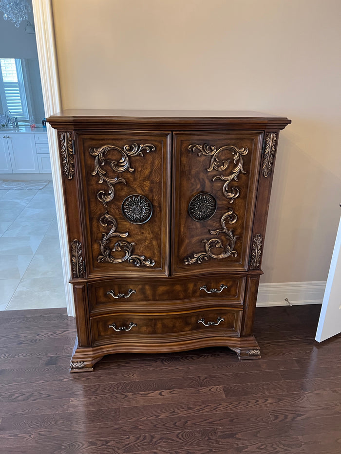 Cosmos Furniture Santa Monica Traditional Chest/Armoire in Cherry Finish