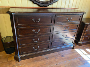 "Drexel Heritage" Dark Brown 8-Drawer Dresser