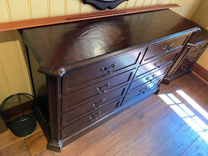 "Drexel Heritage" Dark Brown 8-Drawer Dresser