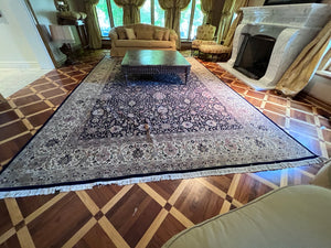 Beautiful 100% Wool Area Rug (10x15ft)