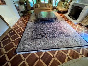 Beautiful 100% Wool Area Rug (10x15ft)
