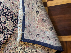 Beautiful 100% Wool Area Rug (10x15ft)