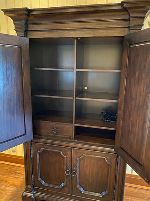 "Drexel Heritage" Tuscany Armoire