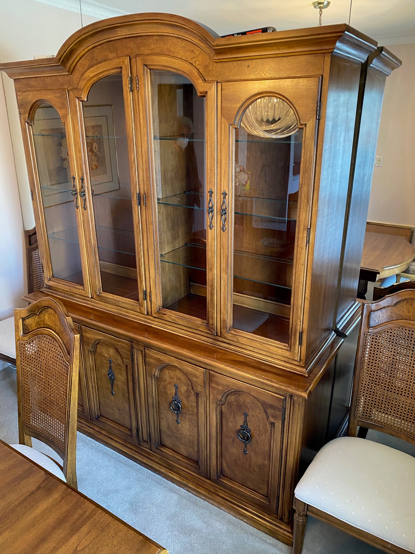 Huntley Furniture By Thomasville Solid Wood China Cabinet My Stuff Canada S Content And Estate Specialists