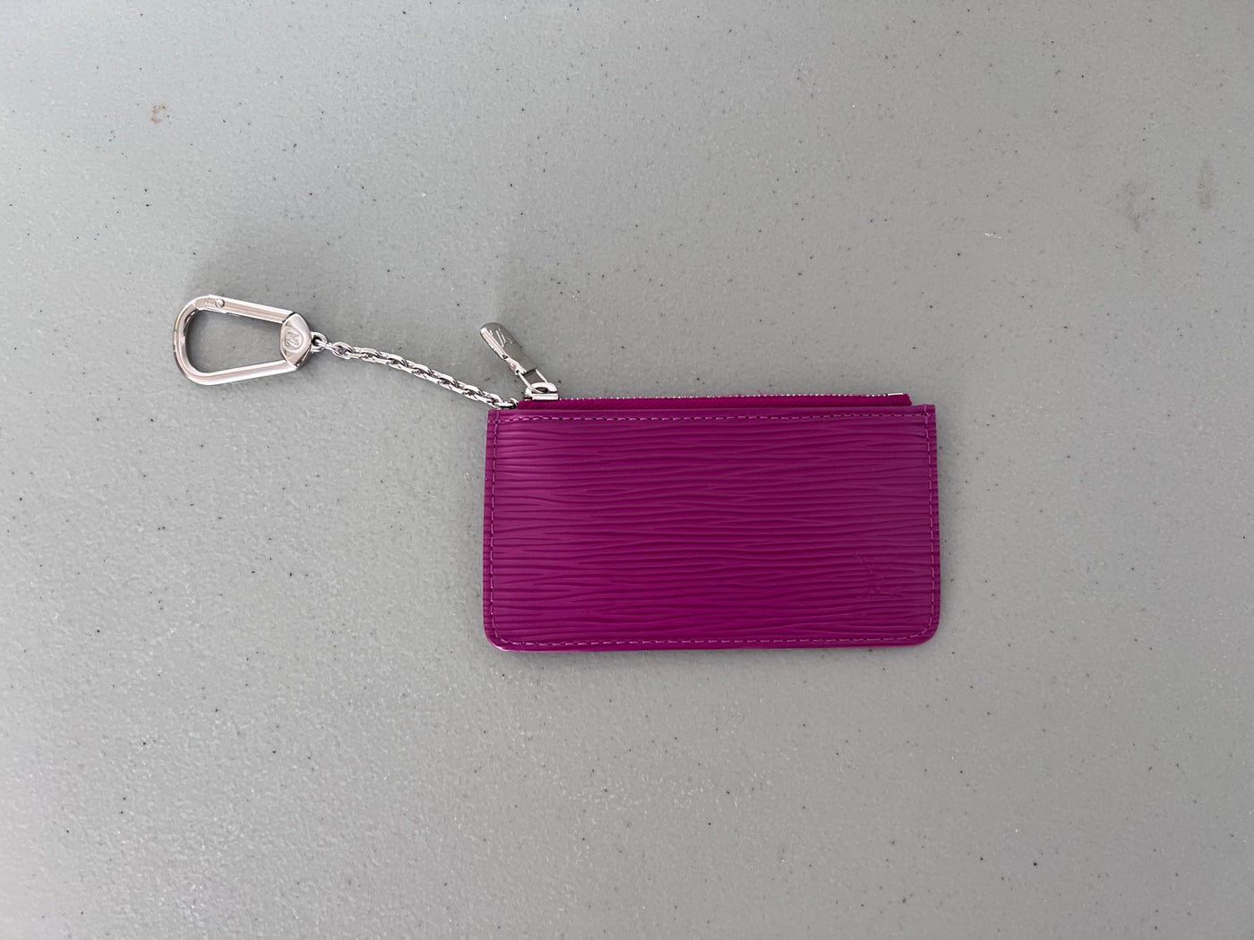 Louis Vuitton Mauve Epi Leather Key Pouch – Sell My Stuff Canada - Canada's  Content and Estate Sale Specialists